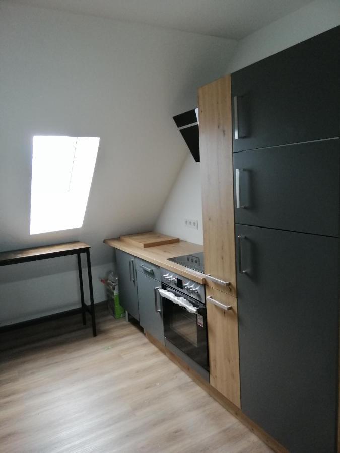 Moeblierte Dachgeschosswohnung In Ruhiger Lage Zu Vermieten فيتسلار المظهر الخارجي الصورة