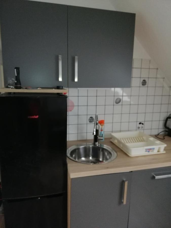 Moeblierte Dachgeschosswohnung In Ruhiger Lage Zu Vermieten فيتسلار المظهر الخارجي الصورة